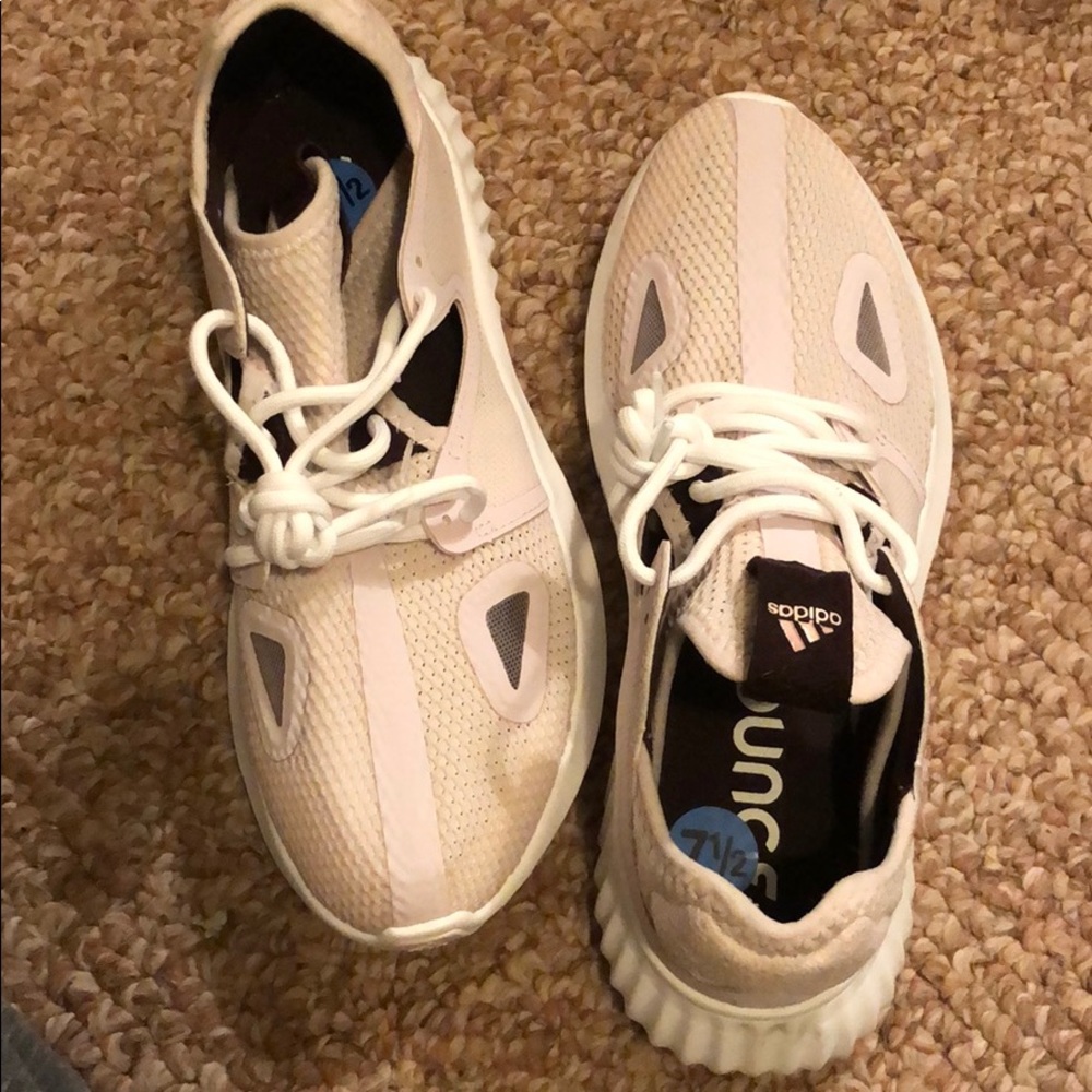 Adidas bounce lavender shoes